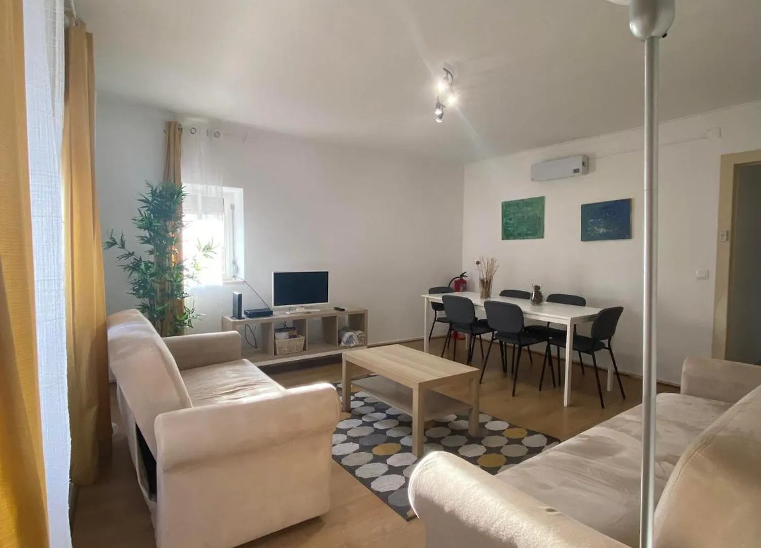 Central Avenida Liberdade 3 Lisbon Apartment