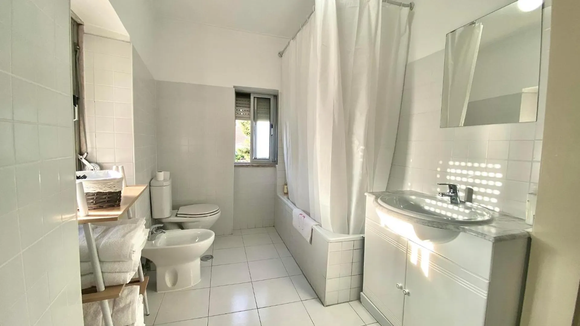 Central Avenida Liberdade 3 Lisbon Apartment